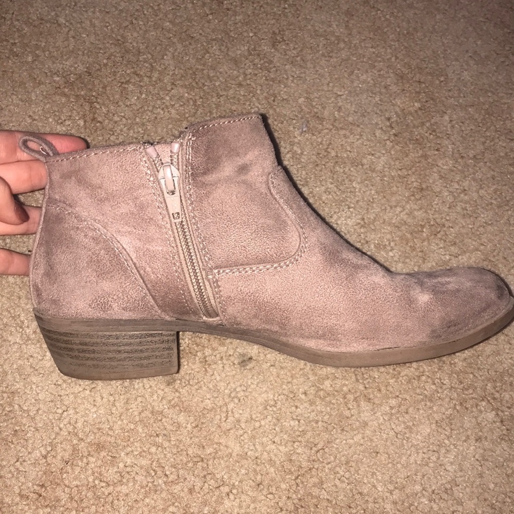 Shoes - Picture 4 of 4